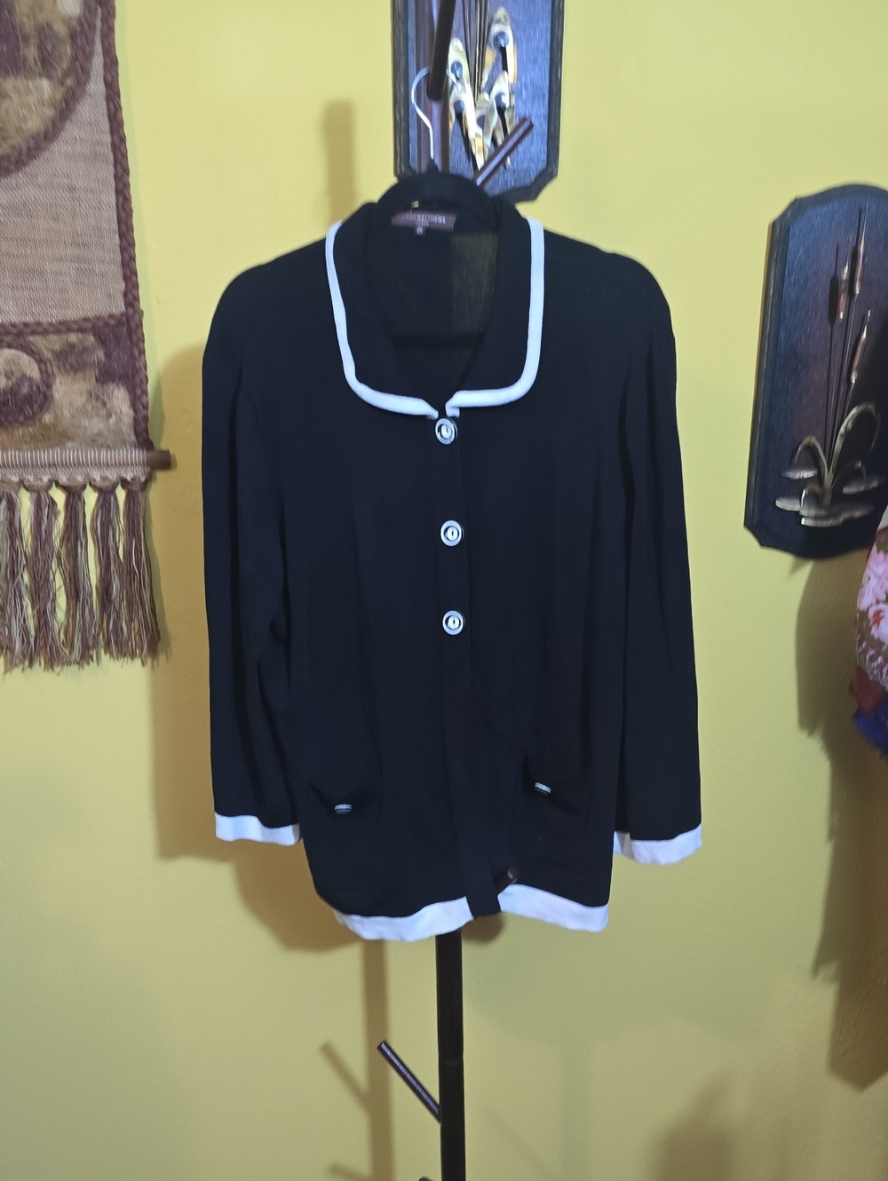 Linda Matthews Classic Black Button-Front Women's Jacket with White Trim Sz 2X